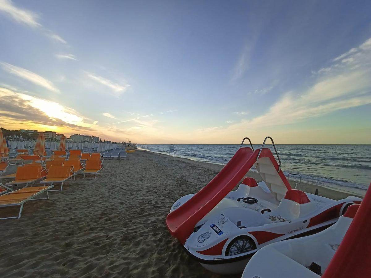 Hotel Ascot Riccione Esterno foto