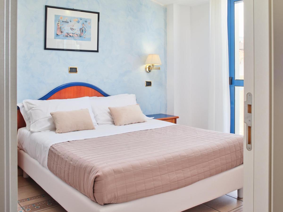 Hotel Ascot Riccione Esterno foto