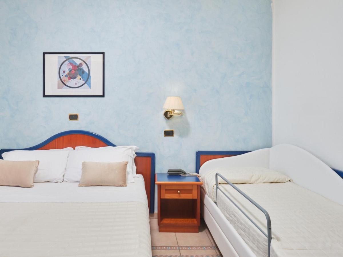 Hotel Ascot Riccione Esterno foto