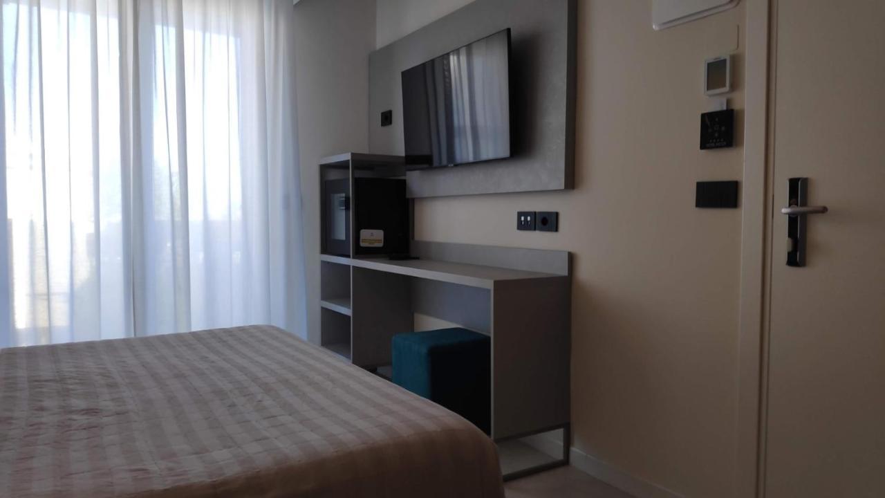 Hotel Ascot Riccione Esterno foto