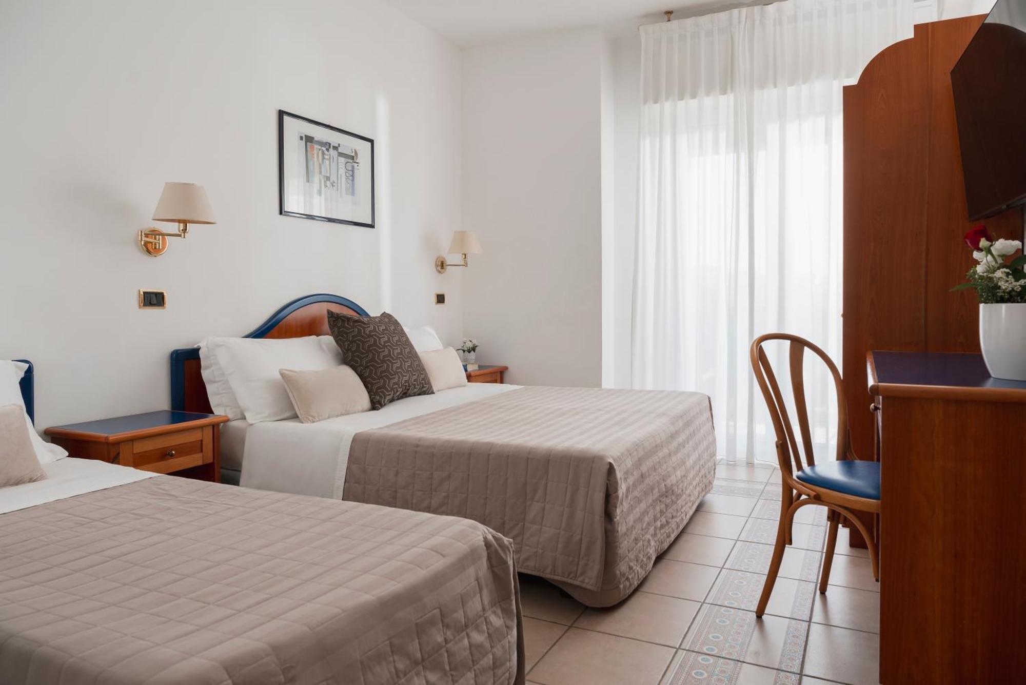 Hotel Ascot Riccione Esterno foto